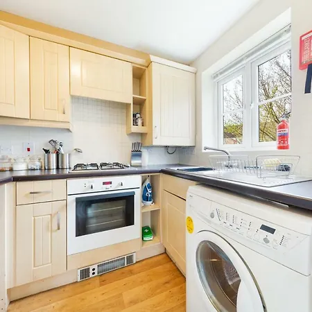 Luxury In Filton With Free Parking شقة *